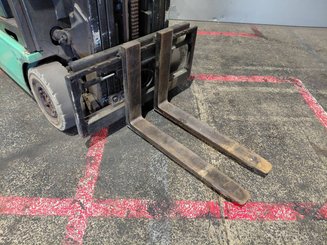 Three wheel front forklift Yale ERP16 ATF