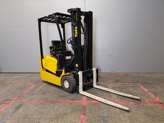 Three wheel front forklift Yale ERP15VC