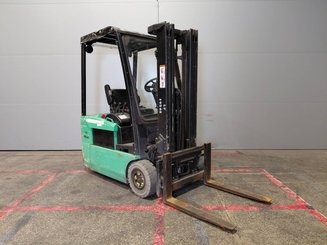 Three wheel front forklift Yale ERP16 ATF