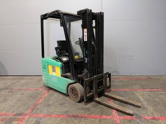 Three wheel front forklift Yale ERP16 ATF