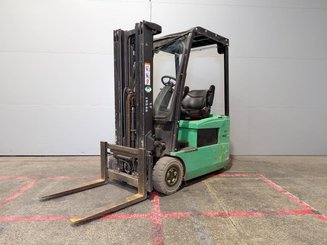Three wheel front forklift Yale ERP16 ATF