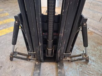 Pedestrian pallet stacker Caterpillar NSP16N2