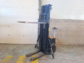 Pedestrian pallet stacker Caterpillar NSP16N2