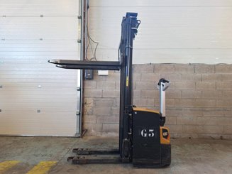 Pedestrian pallet stacker Caterpillar NSP16N2