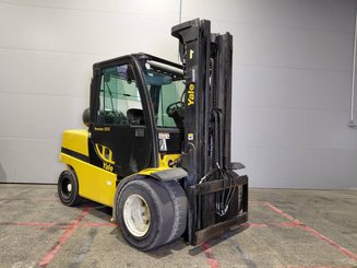 Four wheel front forklift Yale GLP55VX - 1