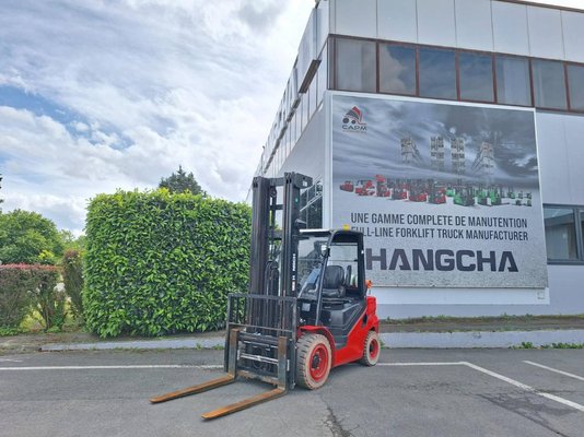Four wheel front forklift Hangcha XF35G-2 - 1