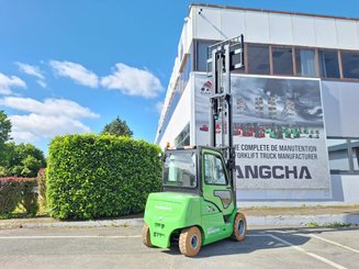 Four wheel front forklift Hangcha XC50i-600
