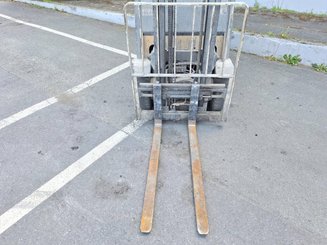 Four wheel front forklift Yale GDP18VX - 8