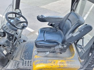 Four wheel front forklift Yale GDP18VX - 9