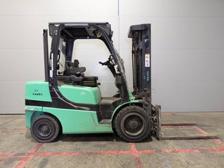 Four wheel front forklift Yale GDP30VX