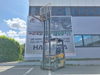 Four wheel front forklift Yale GDP18VX - 4
