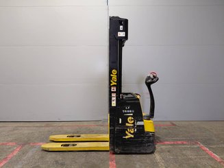 Pallet stacker Yale MS12AC - 5