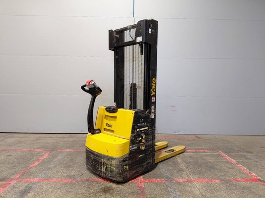 Pallet stacker Yale MS12AC - 1