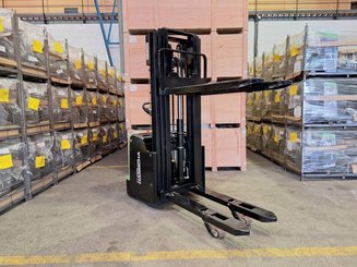 Pedestrian pallet stacker Hangcha CDD16-AC1-LI - 2