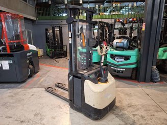 Pedestrian pallet stacker Crown ESI4000-12 - 4