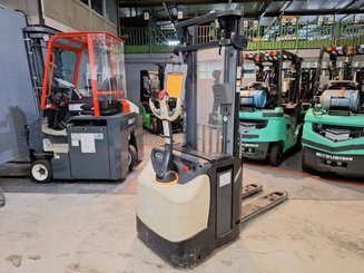 Pedestrian pallet stacker Crown ESI4000-12 - 1