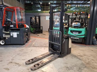 Pedestrian pallet stacker Crown ESI4000-12 - 2