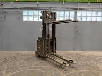 Pedestrian pallet stacker Crown ESI4000-12 - 11