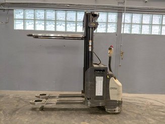 Pedestrian pallet stacker Crown ESI4000-12 - 8
