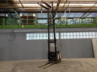 Pedestrian pallet stacker Crown ESI4000-12 - 17