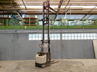 Pedestrian pallet stacker Crown ESI4000-12 - 14