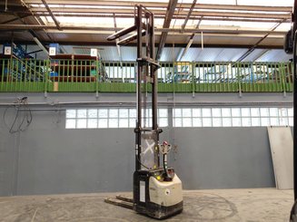 Pedestrian pallet stacker Crown ESI4000-12 - 15