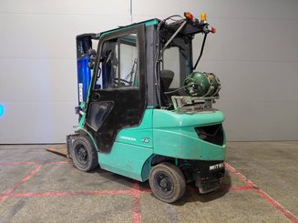 Four wheel front forklift Mitsubishi FG25N - 2