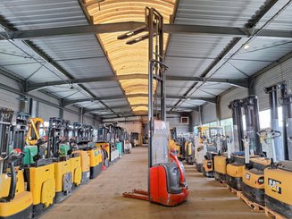 Pedestrian pallet stacker Fenwick L16 - 15