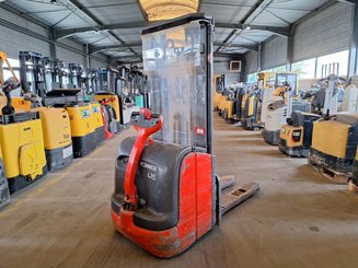 Pedestrian pallet stacker Fenwick L16 - 3