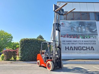 Four wheel front forklift Hangcha XF35G