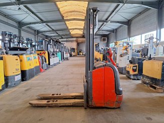 Pedestrian pallet stacker Fenwick L16 - 5