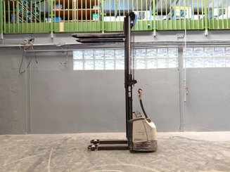 Pedestrian pallet stacker Crown WF3000 1.2