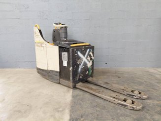Stand-on pallet truck Crown WT3040 2.00 - 8