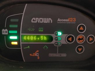 Stand-on pallet truck Crown WT3040 2.00 - 9