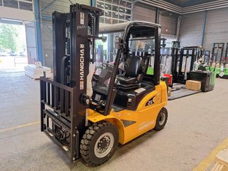 Four wheel front forklift Hangcha XE25i (CPD25-XEY2-SI)