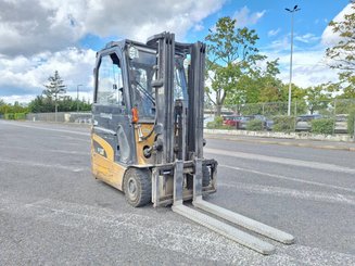 Three wheel front forklift Caterpillar EP16NT