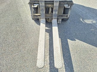 Three wheel front forklift Caterpillar EP16NT