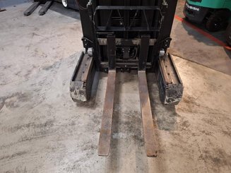 Reach truck Caterpillar NR20NH - 18