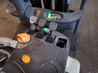 Three wheel front forklift Crown SC5340-1.6