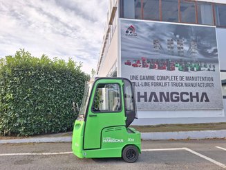 Tow tractor Hangcha QDD80-XD3i - 2