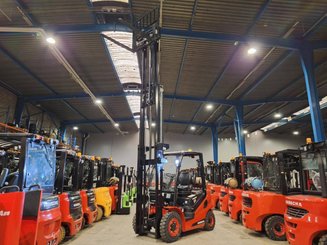 Four wheel front forklift Hangcha XF25G-2 - 6