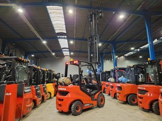 Four wheel front forklift Hangcha XF25G-2 - 11