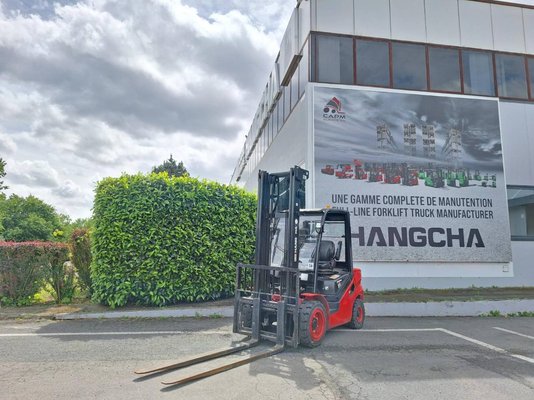Four wheel front forklift Hangcha XF35D-2 - 1