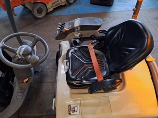 Three wheel front forklift Crown SC5340-1.6