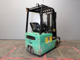 Three wheel front forklift Yale ERP16 ATF