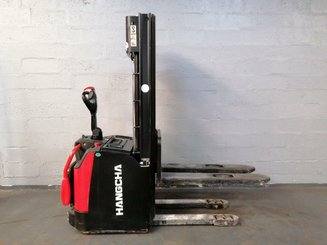 Stacker truck with folding platform Hangcha CDD16-AZ3S