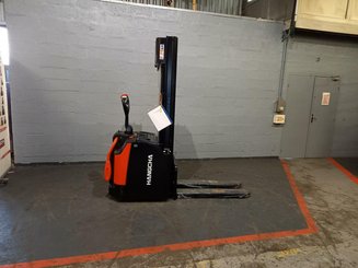 Stacker truck with folding platform Hangcha CDD20 AZ3S