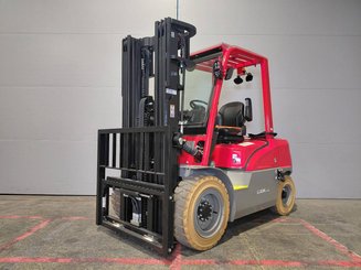 Four wheel front forklift Hangcha XE30i ( CPD30-XEY2HA-SI )
