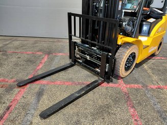 Four wheel front forklift Hangcha XE25Hi ( CPD25-XEY2H2-SI )