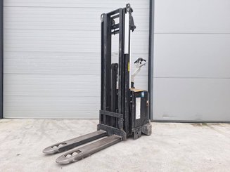 Pedestrian pallet stacker Caterpillar NSV16Ni - 2